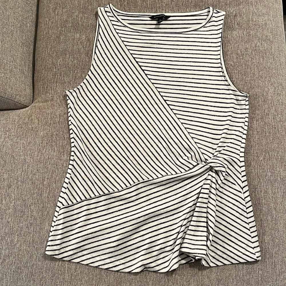 Banana republic super soft cute tank! Medium.